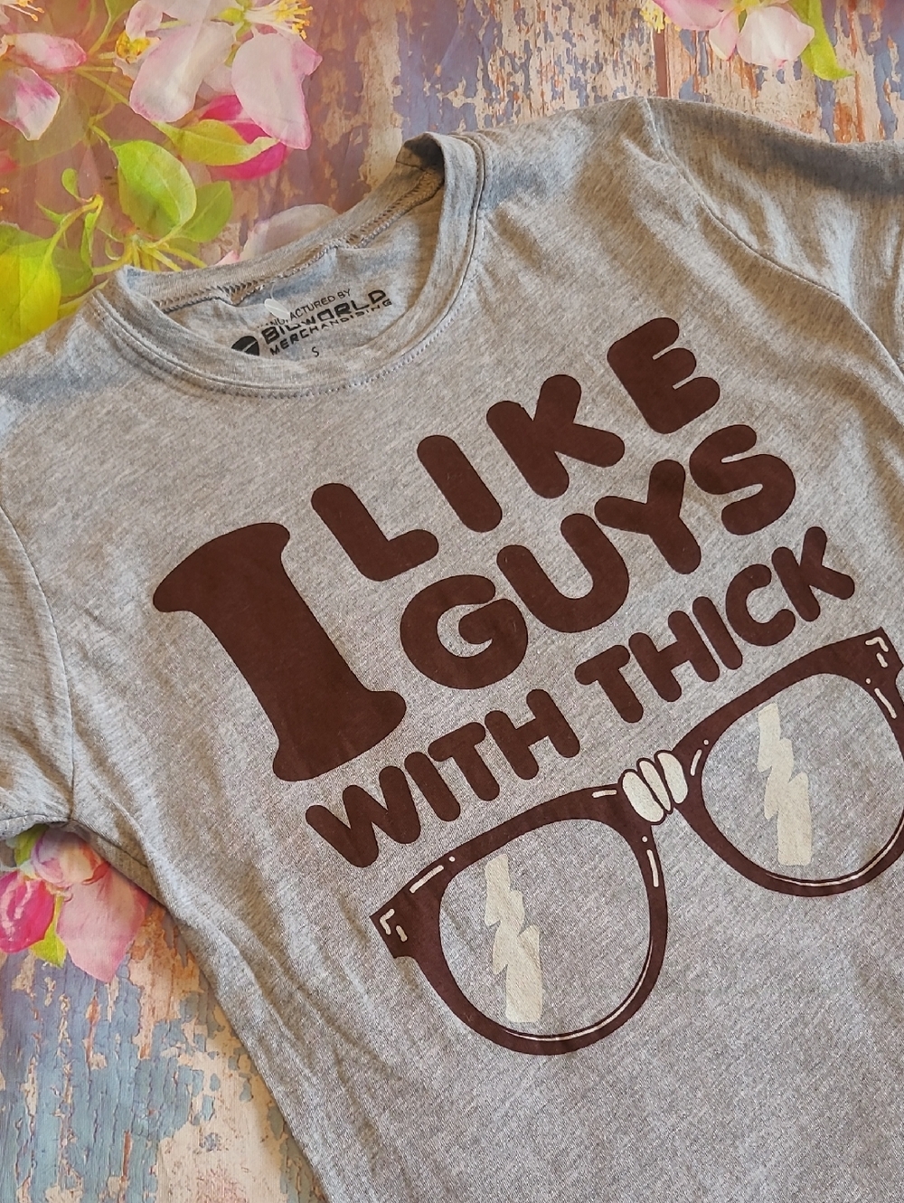 Graphic T .. Ladies Small .. Guys with Thick Glasses ..‎ NWOT
